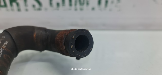 VAG 04L121058AA Шланг (патрубок) системы охлаждения в наличии Кривой Рог