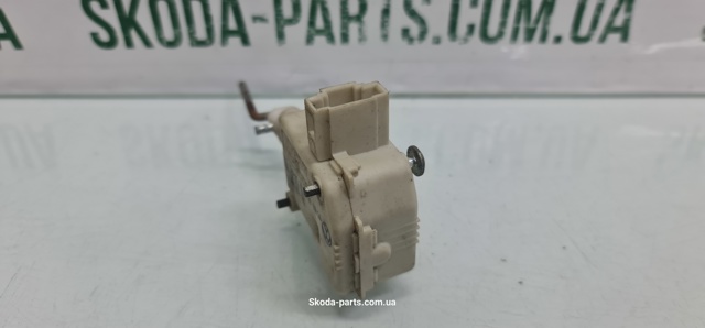 1J0810773 VAG Замок открывания лючка бензобака купить в Черкассы