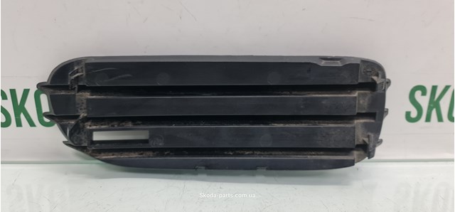 1U0807367A VAG Заглушка (решетка) противотуманных фар бампера переднего левая купить в Ровно