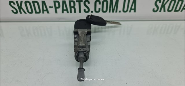 1U0837167 VAG Личинка замка двери передней левой купить в Полтава