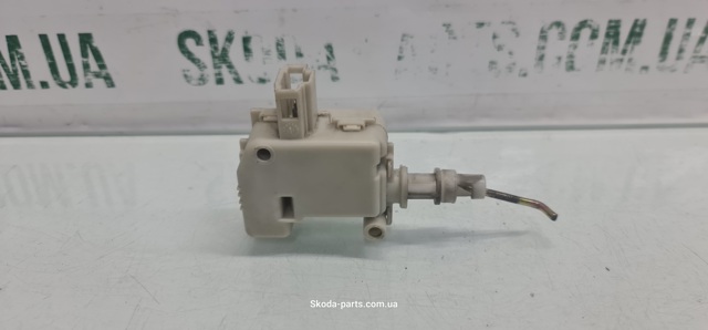 1U0862159 Актуатор замка багажника купить Полтава