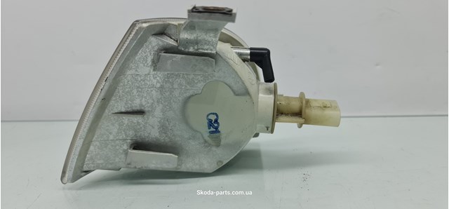 1U0953156A Указатель поворота правый купить Павлоград