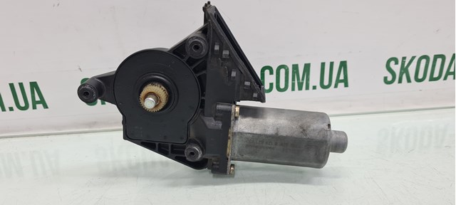 1U0959812D 03P VAG Мотор стеклоподъемника двери задней правой