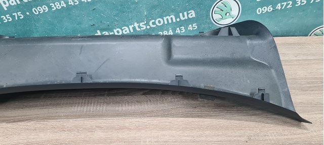 1U6867605 Обшивка (облицовка) крышки багажника (двери 3/5-й задней) купить Чернигов