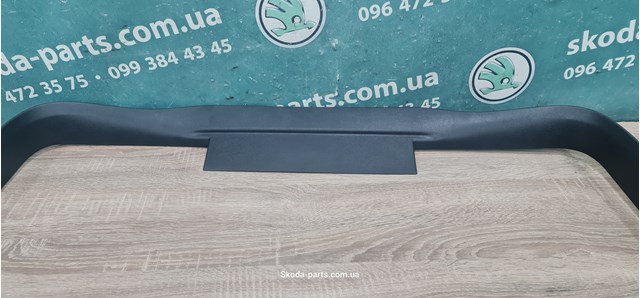VAG 1Z5867605D Обшивка (облицовка) крышки багажника (двери 3/5-й задней) в наличии Чернигов