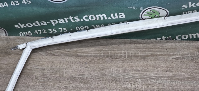 VAG 1Z9880741C Шторка боковая, левая в наличии Ужгород