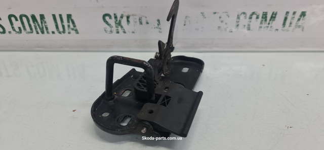 3C0823480 VAG Стояк-крюк замка капота купить в Тернополь