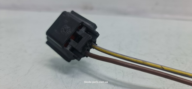 VAG 3D0941165A Разъем (фишка) противотуманной фары в наличии Черкассы