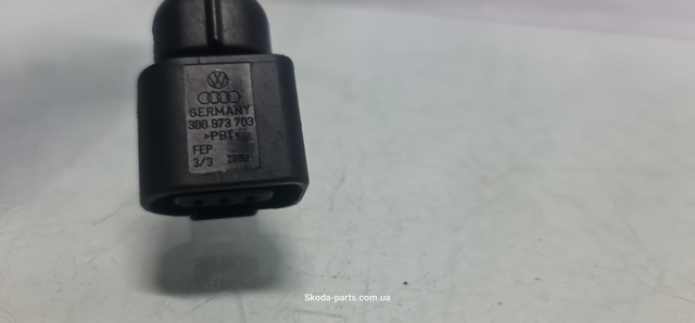 VAG 3D0973703 Разъем (фишка) датчика парковки в наличии Житомир