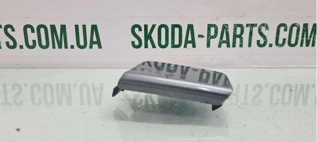 VAG 3T0807241 Заглушка буксировочного крюка в наличии Днепр