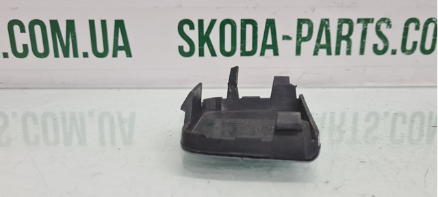 VAG 3T0807241 Заглушка бампера буксировочного крюка передняя в наличии Ужгород