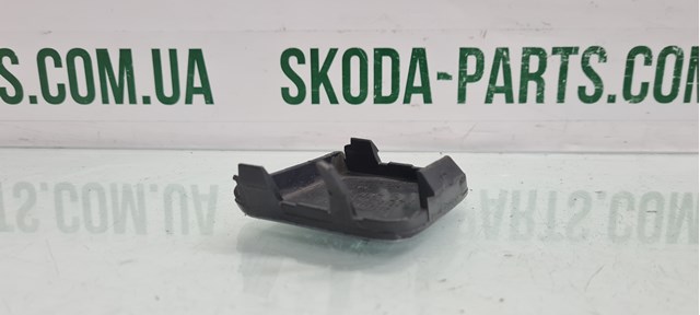 3T0807241 Заглушка бампера буксировочного крюка передняя купить Павлоград