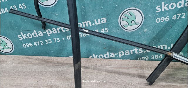 3T5845209AM Стекло-форточка двери задней левой купить Черновцы