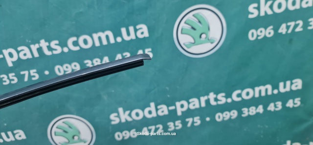 VAG 3T5853702 Молдинг крыши правый в наличии Николаев