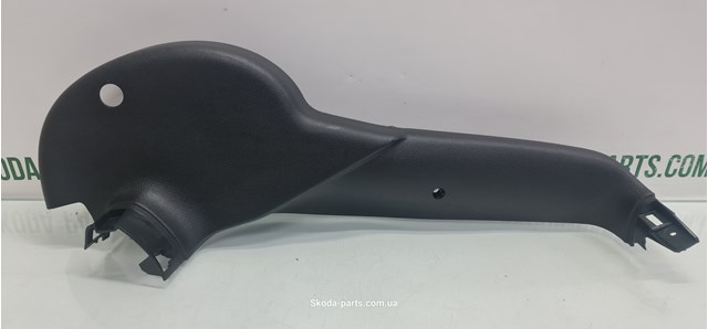 VAG 3T5867608 Обшивка (облицовка) крышки багажника (двери 3/5-й задней) в наличии Украина