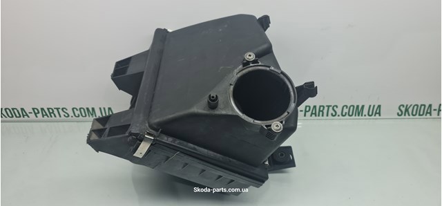  Корпус воздушного фильтра Volkswagen Passat B5