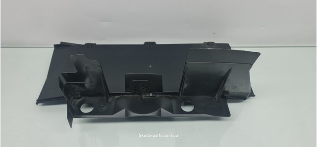 VAG 5J0121284 Воздуховод (дефлектор) радиатора правый в наличии Николаев