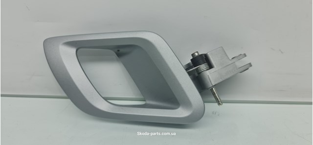 5J0837226A VAG Ручка двери передней внутренняя правая купить в Чернигов