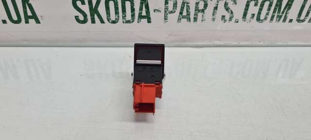 5J0953235D VAG Кнопка аварийки купить в Ужгород