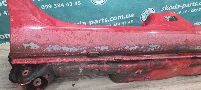 VAG 5J9809606D Порог внешний правый в наличии Полтава