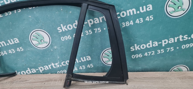 5J9845209 Стекло-форточка двери задней левой купить Днепр