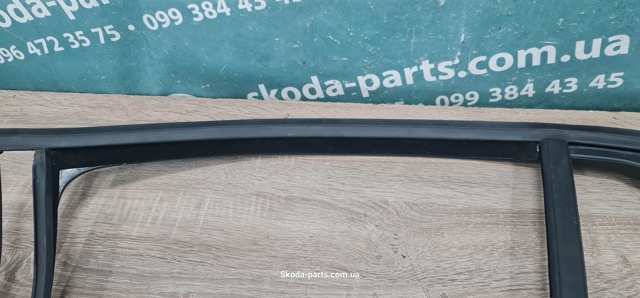 5J9845209 VAG Стекло-форточка двери задней левой купить в Чернигов