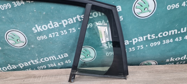 VAG 5J9845209G Стекло-форточка двери задней левой в наличии Винница