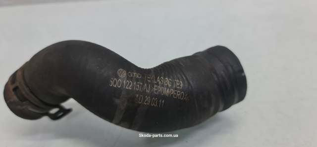 VAG 5Q0122157AJ Патрубок системы охлаждения в наличии Житомир
