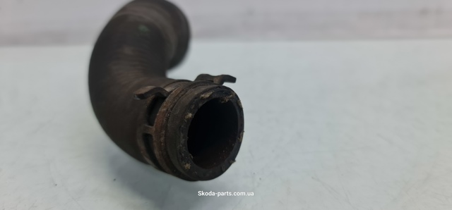 VAG 5Q0122157AJ Шланг (патрубок) системы охлаждения в наличии Одесса