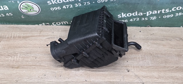  Корпус воздушного фильтра Фольксваген Пассат ALLTRACK B8