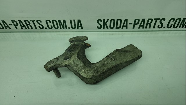 6Q0711051 Вилка переключения передач КПП купить Черкассы