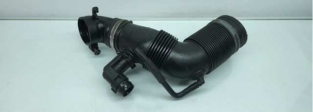 6R0129684C VAG Патрубок воздушный, выход воздушного фильтра купить в Киев