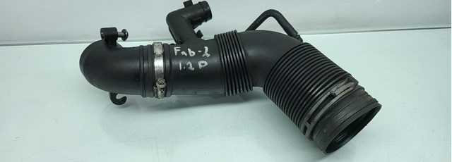 VAG 6R0129684C Патрубок воздушный, выход воздушного фильтра в наличии Тернополь