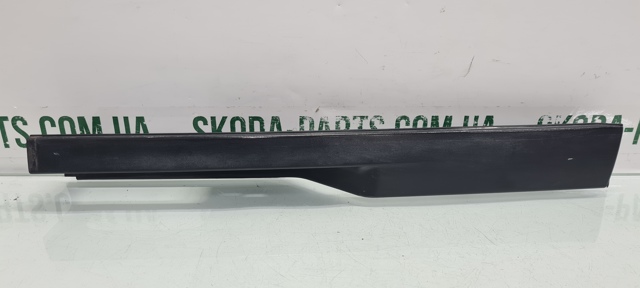VAG 6U0827578A Накладка багажника (двери 3/5-й задней) правая в наличии Харьков