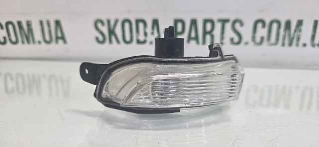 Повторитель поворота левого зеркала 6V0949101 VAG