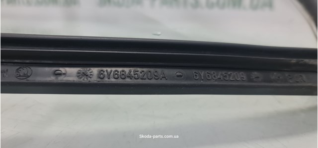 6Y6845209A VAG Стекло-форточка двери задней левой купить в Украина