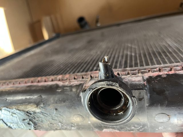 1640050410 TOYOTA Радиатор купить в Черновцы