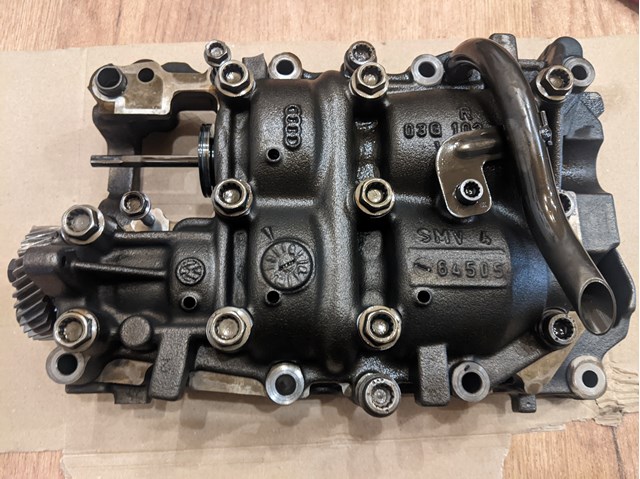 Масляный насос 03G103535B VAG