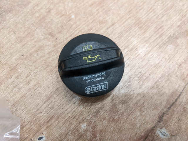Крышка масляной горловины 06K103485A VAG