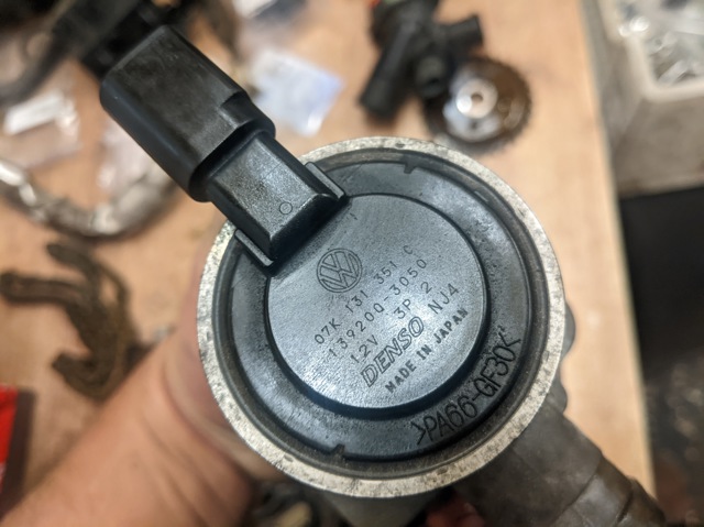 07K131351C Байпасный клапан EGR, рециркуляции газов купить Ирпень