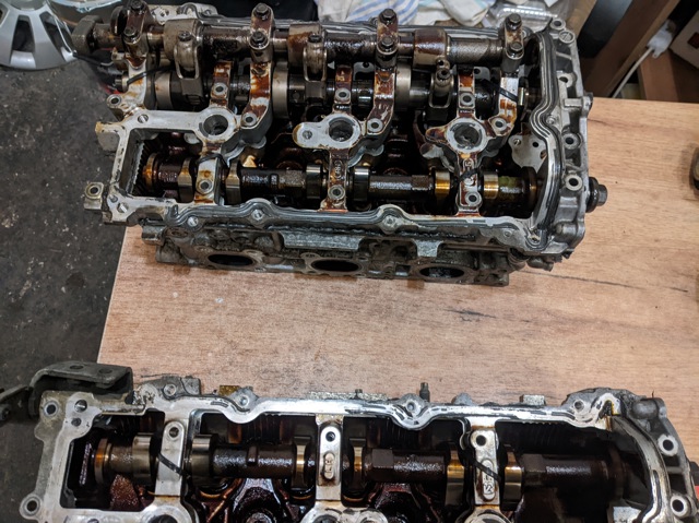 NISSAN 11090EY02E Головка блока цилиндров (ГБЦ) левая в наличии Днепр