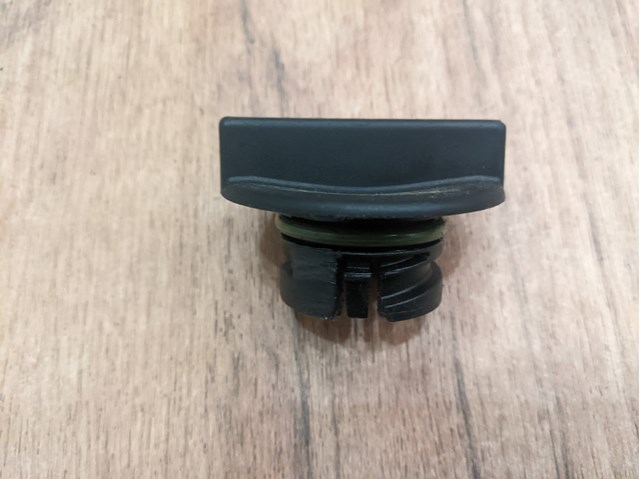 1135010 FORD Крышка маслозаливной горловины купить в Полтава
