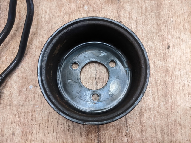 LAND ROVER 1311327 Шкив водяной помпы в наличии Хмельницкий