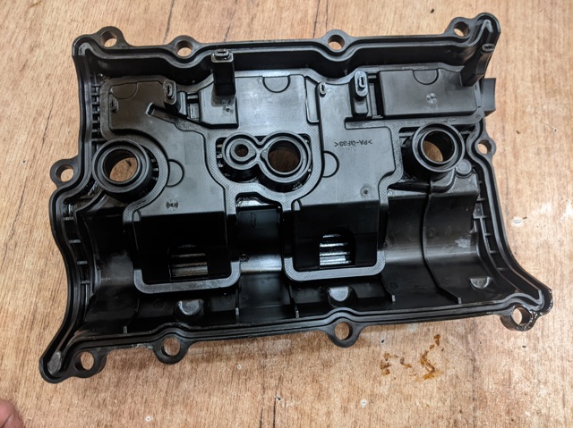 NISSAN 13264EY01C Крышка клапанная правая в наличии Ирпень