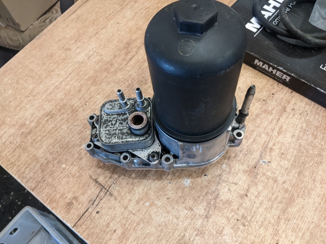  Корпус масляного фильтра 1354253 LAND ROVER
