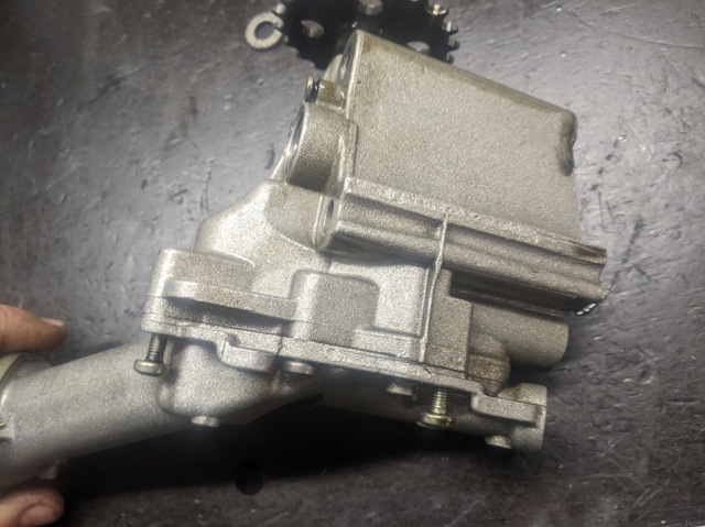 150008247R RENAULT Насос масляный купить в Хмельницкий