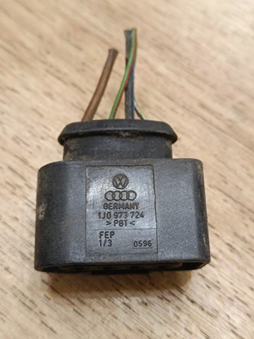 Разъем (фишка) катушки зажигания 1J0973724 VAG