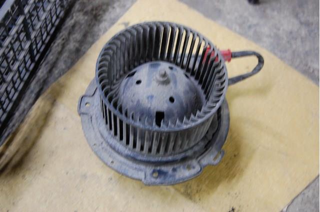 Мотор вентилятора печки (отопителя салона) 357820021