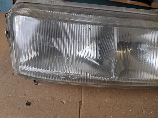 3A0941018 VAG Правая фара купить в Ирпень
