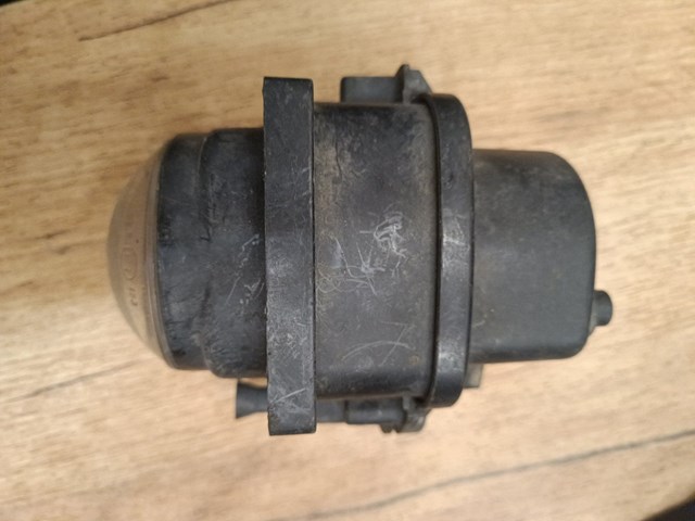 Противотуманка правая 4B0941700 VAG